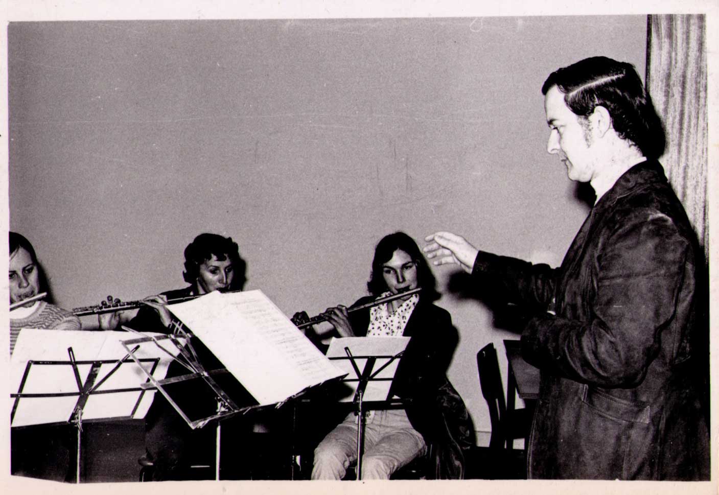 Fred Shade conducting at the first VFG concert (1969)